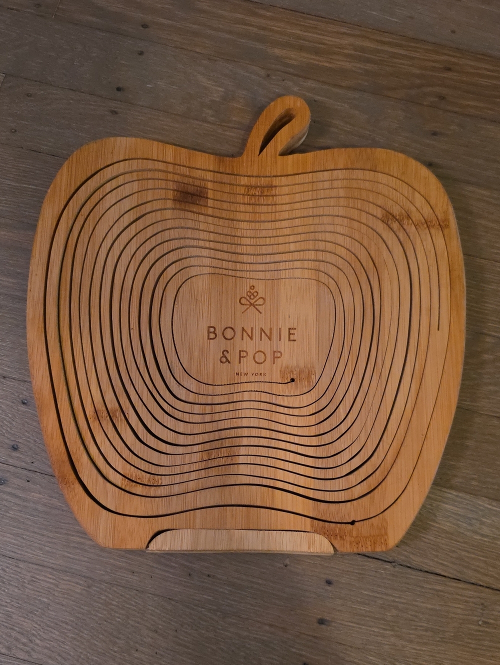 Bonnie & Pop Apple-Shaped Bamboo Serving and Cutting Board - Natural Brown